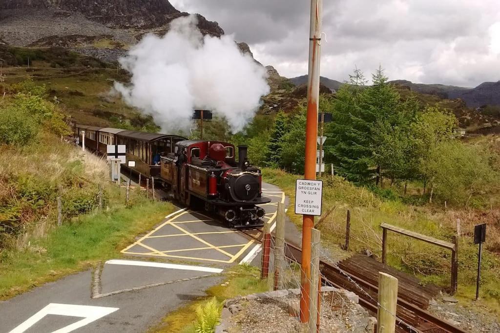 Mountain Walks Straight From The Doorstep Villa Blaenau Ffestiniog Buitenkant foto